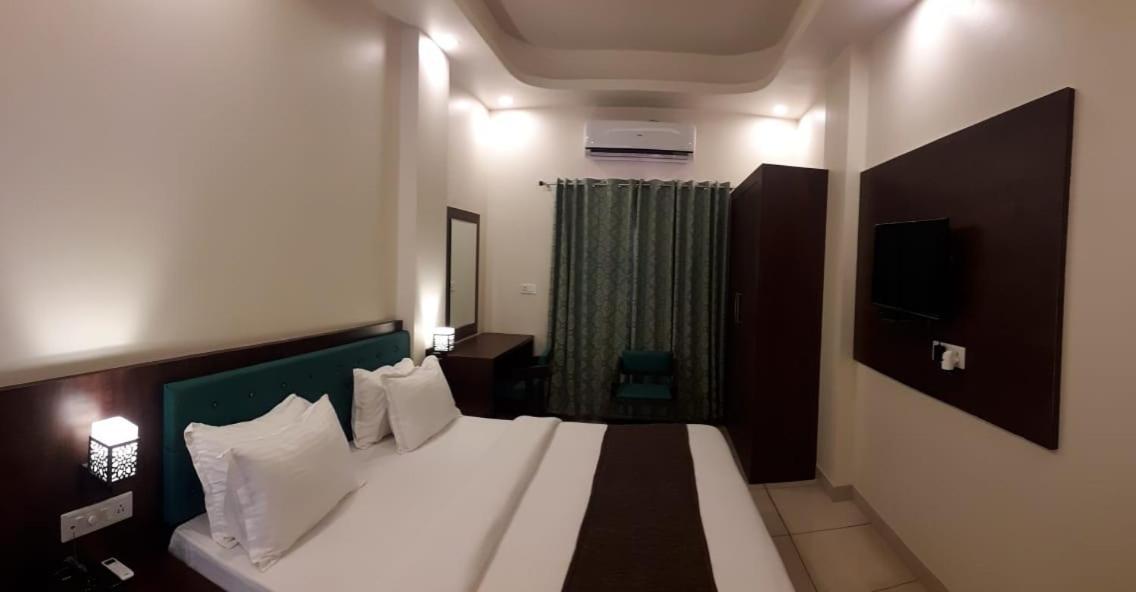 Hotel Paradise Inn Udaipur Eksteriør bilde